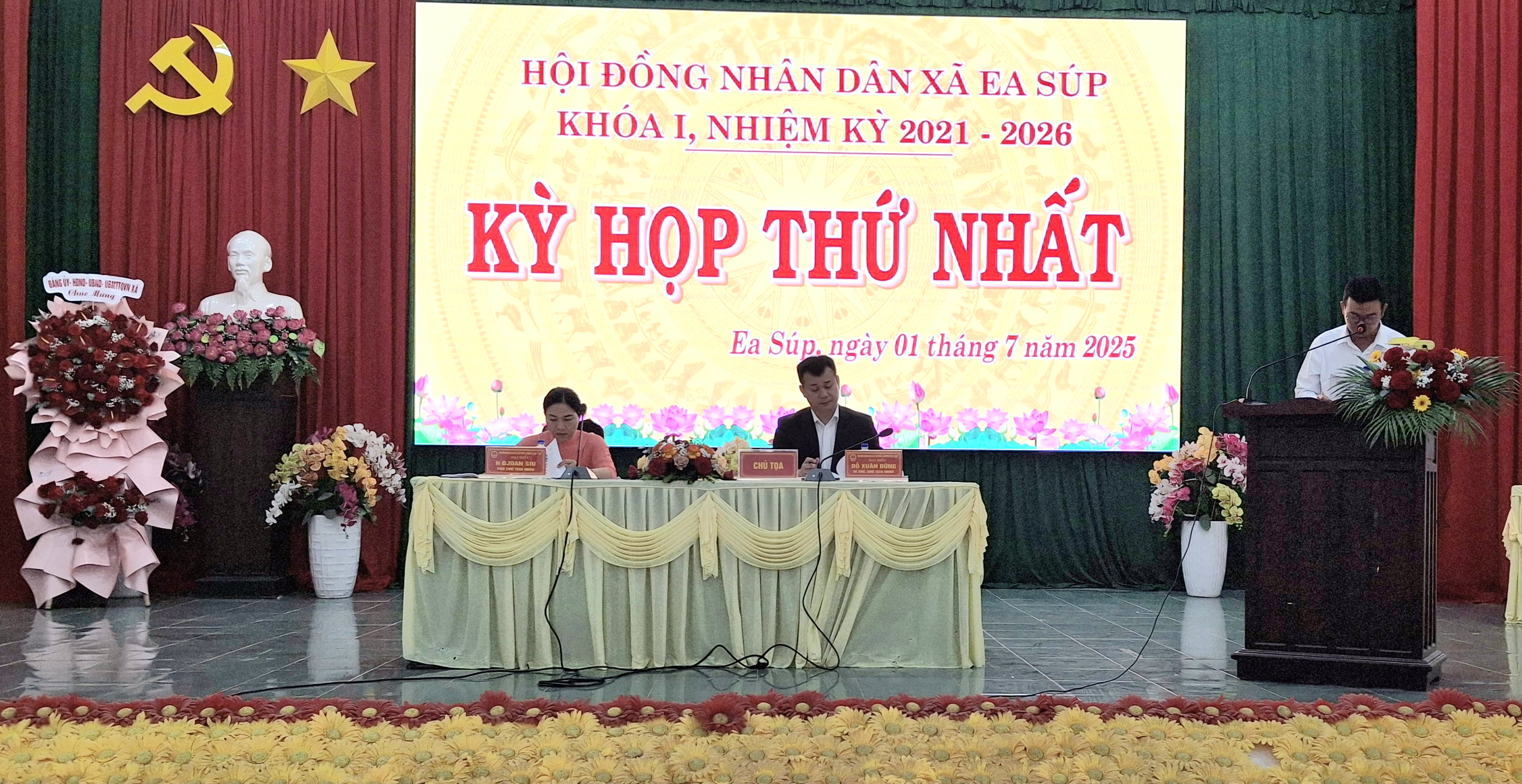 Đoàn Chủ tọa điều hành kỳ họp